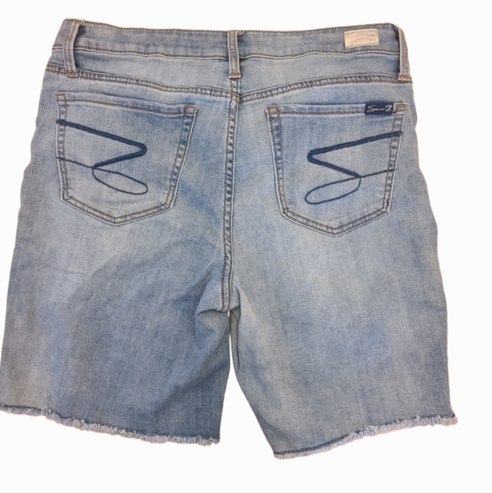 Seven7 Women's Faded Blue Jean Shorts Size 10